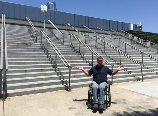 Rick Hansen visits Los Angeles, California stadium
