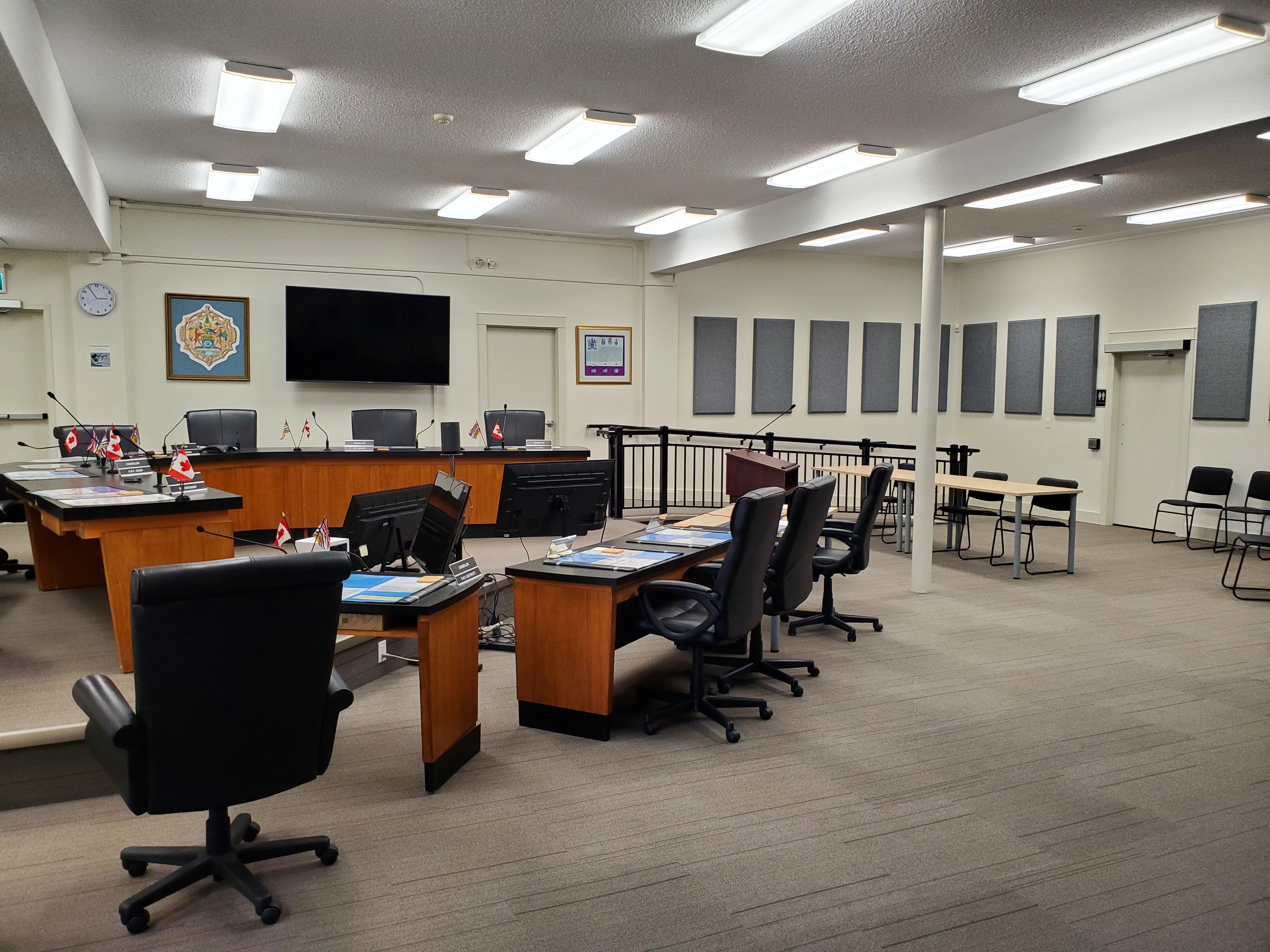 Power River City Hall Council Chambers. Off to the side is a black wheelchair ramp.