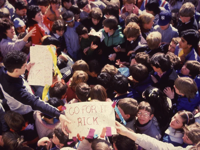 Le 21 mars 1985, Rick Hansen tout juste avant le départ du Oakridge Centre.